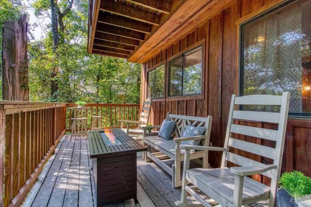 The Family Stone Luxe Cabin Sleeps 12 Hot Tub Dogfriendly Dollywood Pigeon Forge Exterior photo